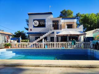 Chalet  Calle 548, 26. Chalet con piscina 350 m2