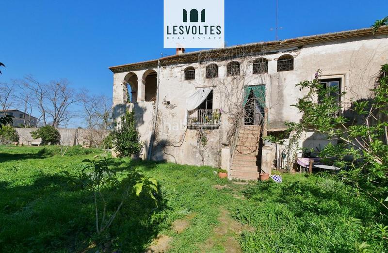 Foto 46c47790-fffb-4bff-a8c1-57e93a881a88. Bauernhof mit parking in Rupià