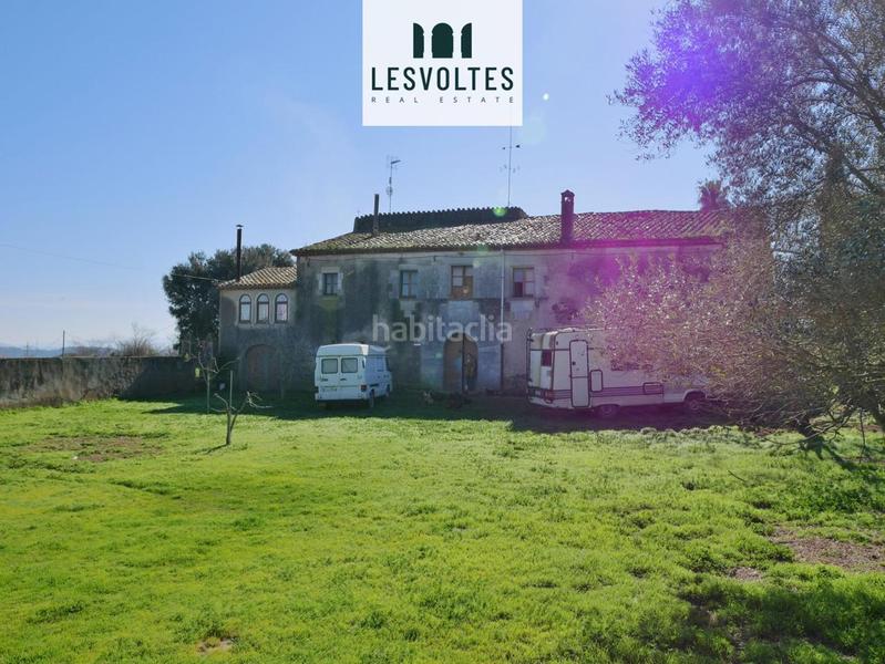 Foto df9140a8-d84d-4f50-99dd-3f465f83e61c. Bauernhof mit parking in Rupià