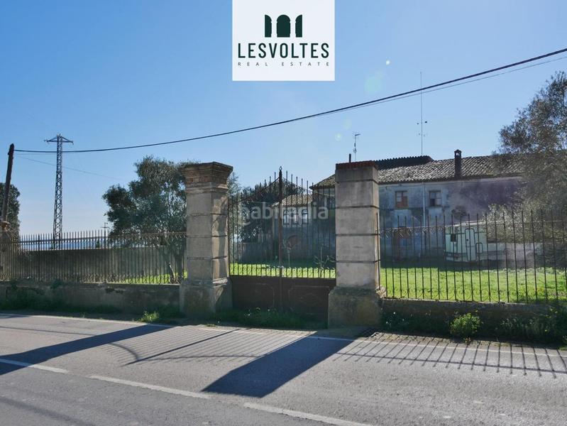 Foto 4778cbfe-4b85-4a2d-9979-7c053e2bf778. Masia amb aparcament a Rupià