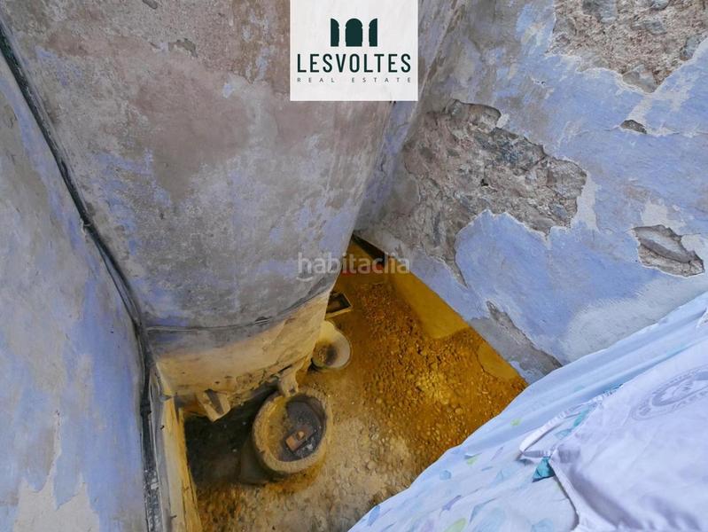 Foto 6a8f3058-5fc8-4e42-8f1d-7bf04805ad28. Masia amb aparcament a Rupià