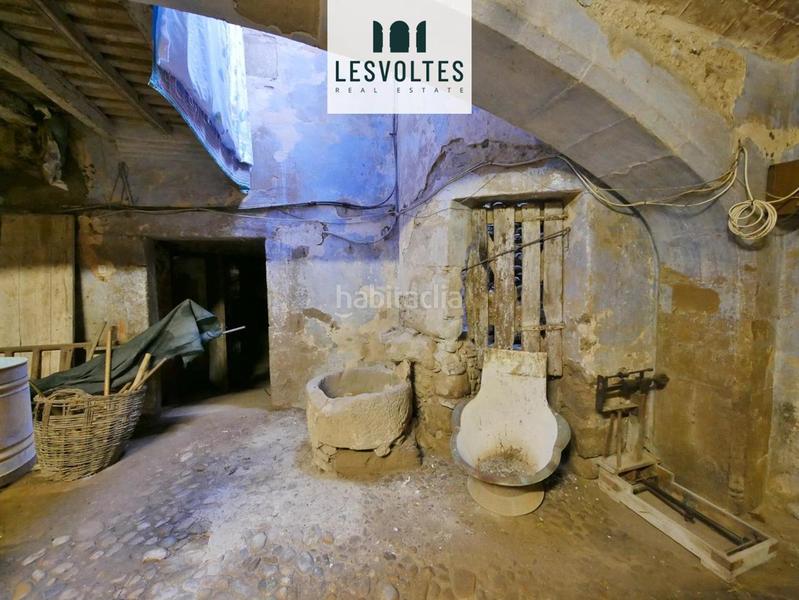 Foto a92bce9b-a3c7-4b64-9624-5acd6fe391b2. Masia amb aparcament a Rupià