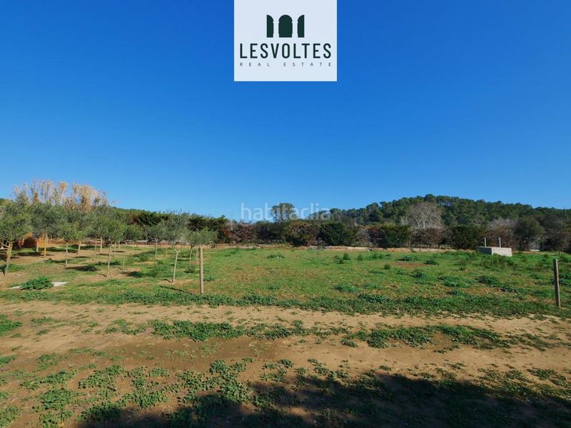 Foto f5bfe1f7-6ffc-4e8d-b1f7-cd0ae62f9c35. Terreno residenziale in Mont-ras