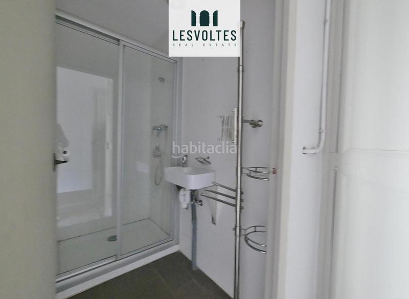 Foto e8930bfa-66a6-4683-b2a7-c3bd4bd735d4. Alquiler local comercial en Bisbal d´Empordà (La)