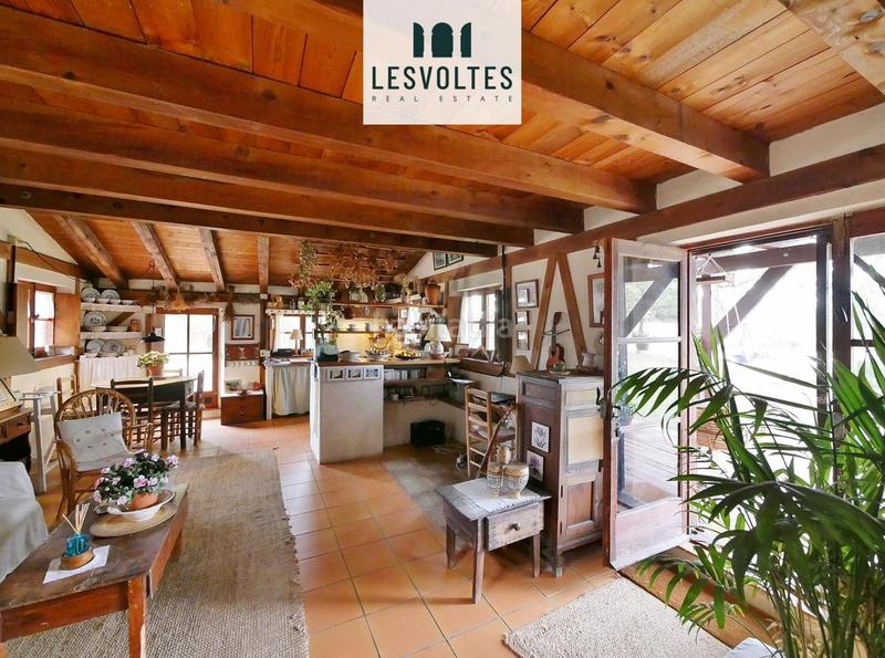 Foto b375bd0b-19fc-4b7c-88f1-d6763946e285. Casa amb piscina a Rupià