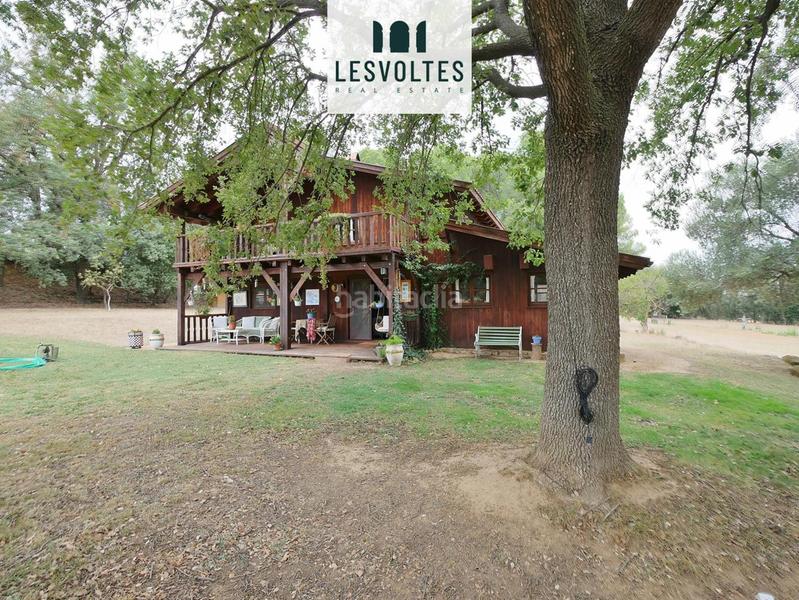 Foto c0c64cdf-1736-47e5-bab0-121e5518a240. Casa amb piscina a Rupià