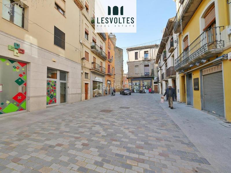 Foto e55fd6c8-20a2-46c8-aaca-77ee5a3cb6d2. Alquiler local comercial en Bisbal d´Empordà (La)