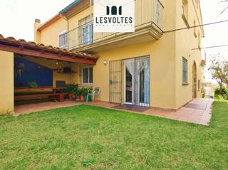 Casa adossada  Carrer d'osona