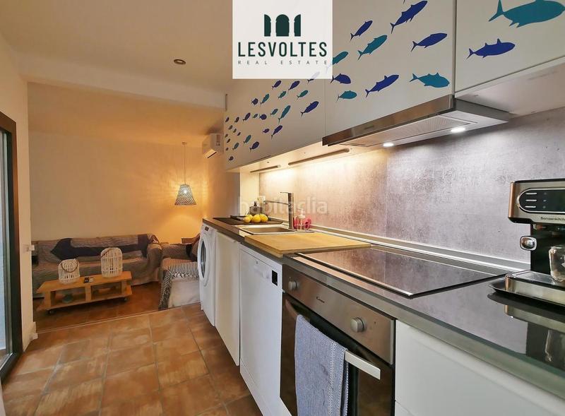 Foto 9af18d10-b4a9-4de9-a484-8881bc9021e9. Planta baixa amb calefacció a Centre Palafrugell