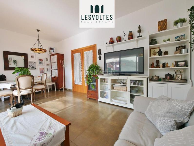 Foto 057a8aa1-4cb2-4a1a-b773-2a36b53e991f. Casa adossada amb calefacció aparcament a Vall-llobrega