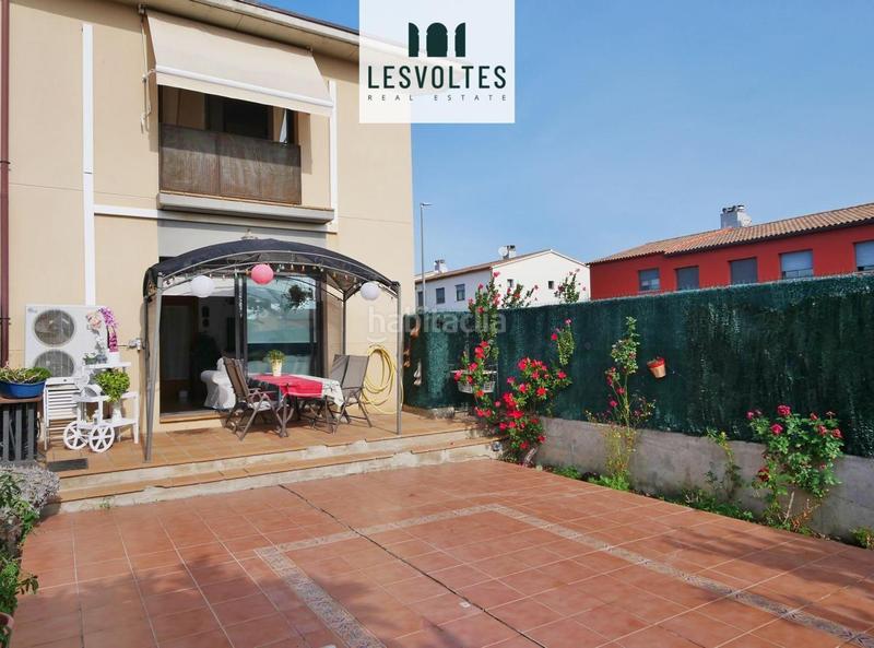 Foto 313c1e5f-f292-4382-b9b5-d97c0e989eda. Casa adossada amb calefacció aparcament a Vall-llobrega