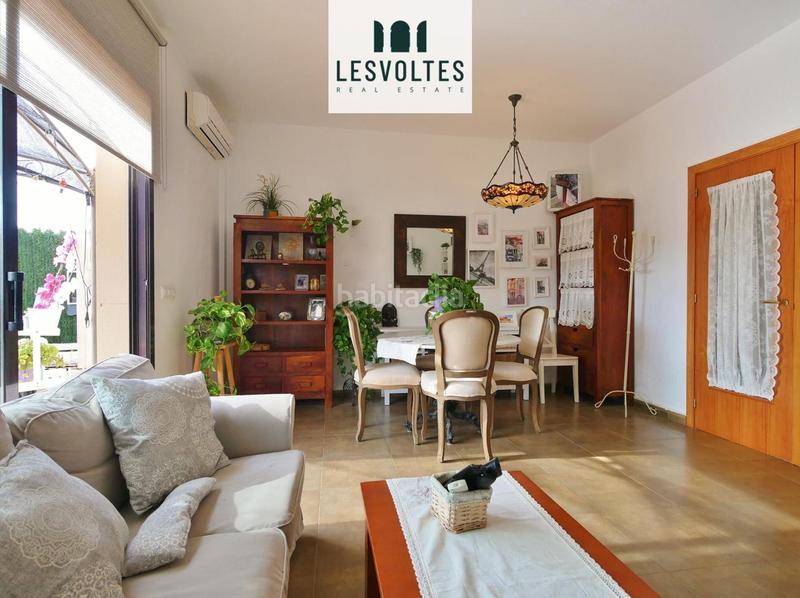 Foto 73e2567d-7b55-4a93-8599-ccd82318b46f. Casa adossada amb calefacció aparcament a Vall-llobrega