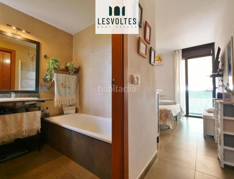 Foto 7d393fef-b618-4ab1-b061-9bf95f7e1e83. Casa adossada amb calefacció aparcament a Vall-llobrega