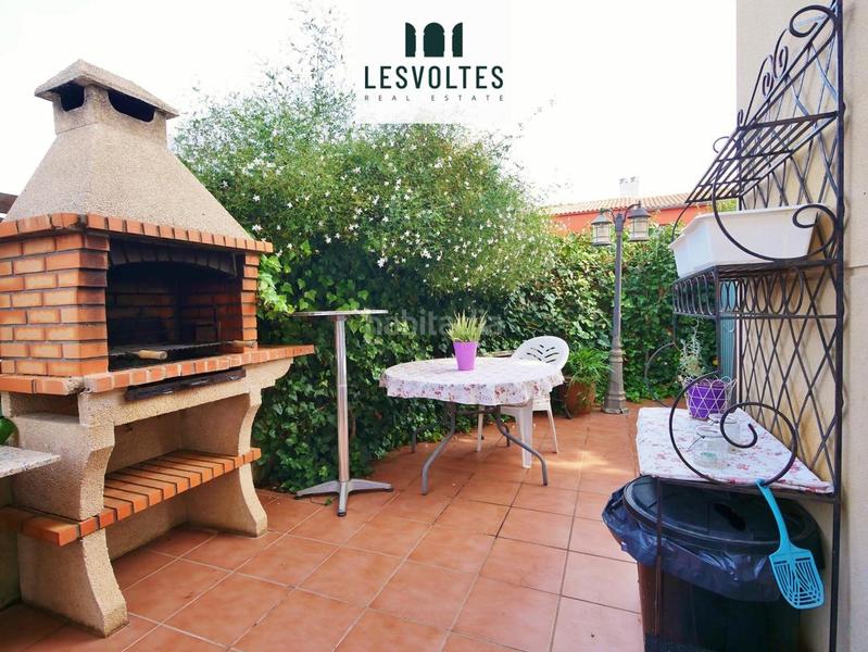 Foto a6f01595-f150-440f-b2de-6b63ba925486. Casa adossada amb calefacció aparcament a Vall-llobrega