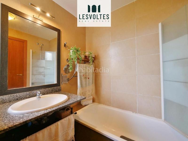 Foto fc7b77cb-8f2d-4cb8-b972-78281b5cee6c. Casa adossada amb calefacció aparcament a Vall-llobrega