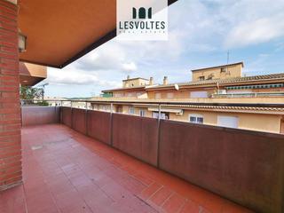 Flat  Carrer de barris i buixó