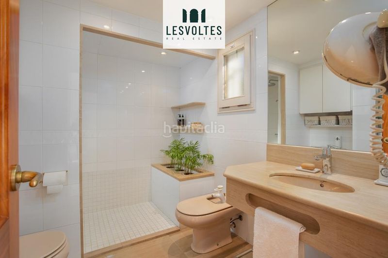 Foto d9890b8e-5400-4c85-b944-6b8bd21df3b9. Casa en Bisbal d´Empordà (La)