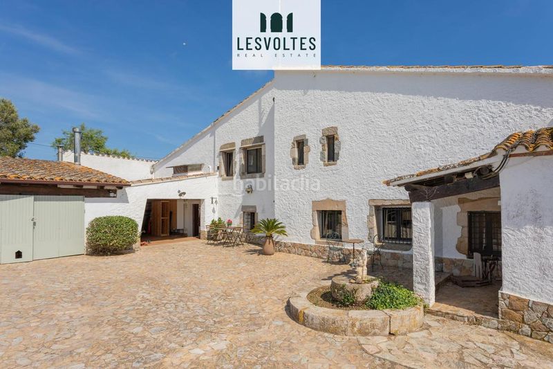 Foto bcea5dd4-0215-42d2-90f5-deeccbf77572. Casa amb calefacció aparcament piscina a Vall-llobrega