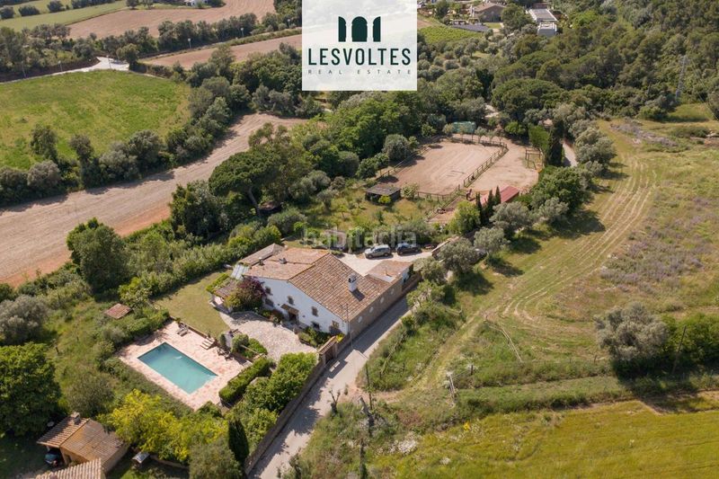 Foto f483a900-bd1c-40ef-8d95-23f99eca7254. Casa amb calefacció aparcament piscina a Vall-llobrega