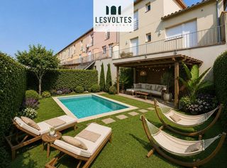 Maison  Pau claris