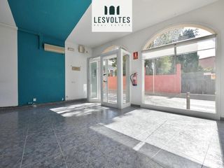 Locale commerciale in Camí Fondo
