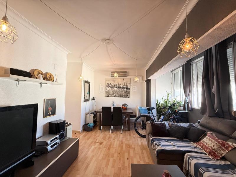 Foto 3e5e2b93-cffb-43cd-ac89-77e461babf96. Piso en La Petxina Valencia