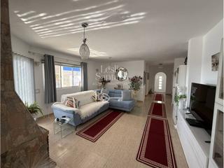Xalet  Malagea. Coqueta villa en venta en villaverde