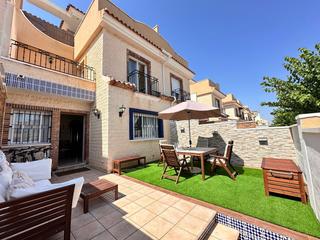 Semi detached house in Pilar de la Horadada Ciudad