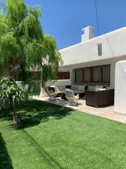 Chalet  Calle isla annobon 4. Ibic550