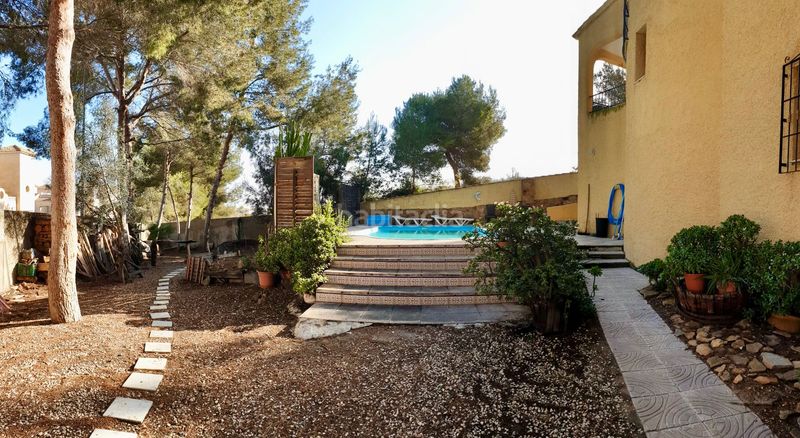 Foto 3d4431dc-849a-49e1-8fee-878d830af0d0. Chalet en Villamartín-Las Filipinas Orihuela