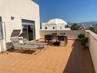 Affitto Appartamento in Centre. Ático con terraza a nivel en zona inmejorable