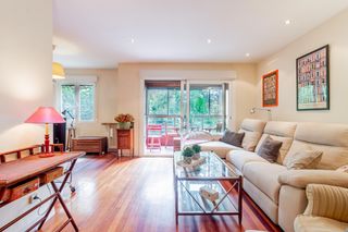 Flat  Comunidad castilla leon. Exclusivo y luminoso piso en la prestigiosa zona de el burgo, la