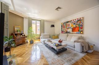 Piso en Justicia-Chueca. Propiedad en venta en el corazón de chueca