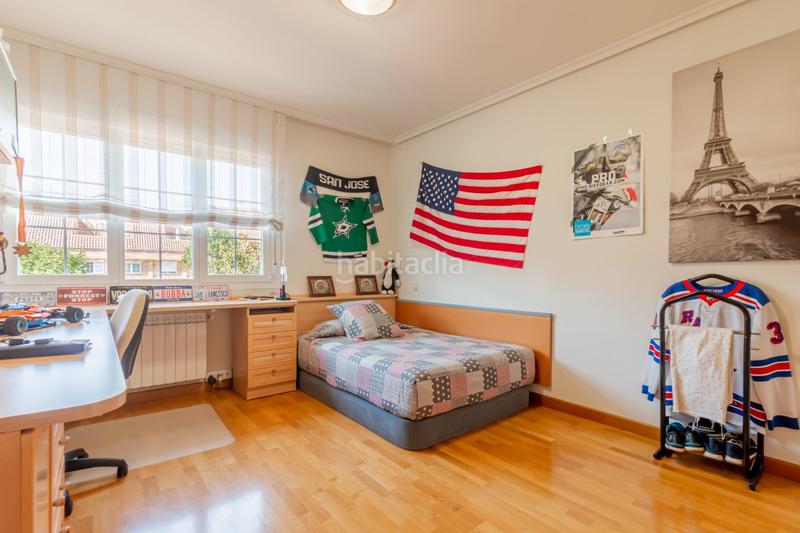 Foto eb32a218-7416-4e41-be04-7cf9a71b3efb. Casa adossada amb calefacció aparcament piscina a Rozas de Madrid (Las)