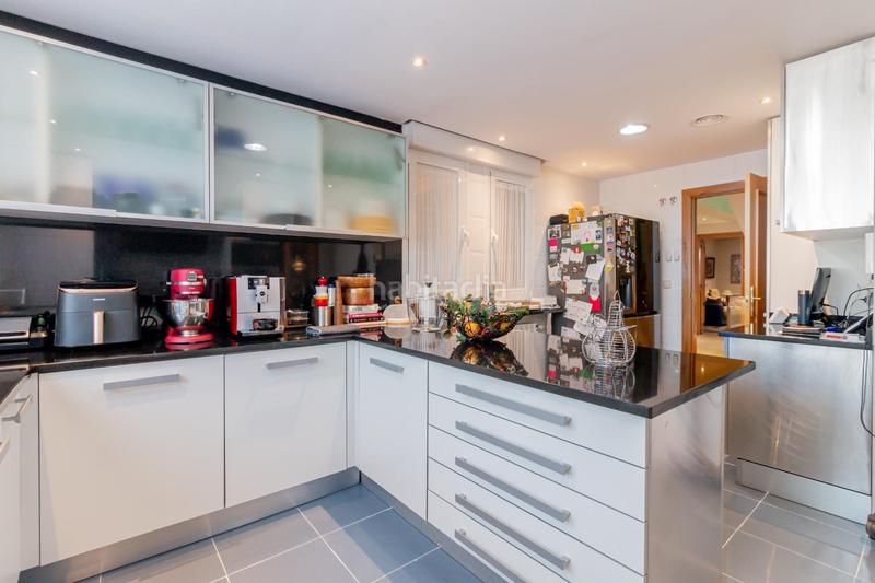 Foto f9743bd4-eaa9-43f2-acdc-c7aae3b7f1bd. Casa adossada amb calefacció aparcament piscina a Rozas de Madrid (Las)