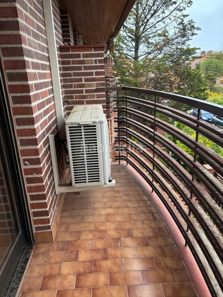 Foto 3ff85342-1631-4234-a15d-2aad9d3e6775. Affitto casa a schiera con riscaldamento parcheggio piscina in Pozuelo de Alarcón