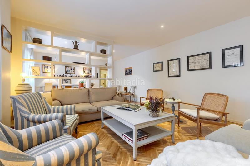 Foto 88a1753e-f97f-4fe2-865c-3e362636410a. Erdgeschoss mit heizung parking pool in Aravaca Madrid