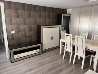 Rent Flat  Calle joan font. Precioso piso en alquiler con piscina