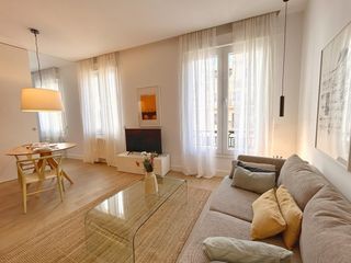 Miete Etagenwohnung  Calle de ferraz. Descubre tu nuevo hogar en ferraz!