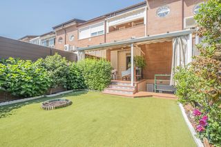 Reihenhaus in Segunda Fase. Exclusivo adosado en tres cantos  ideal para familias