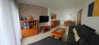 Pis a Montornès del Vallès. Piso exterior de 3 habitaciones con mucha luz y plaza de parking