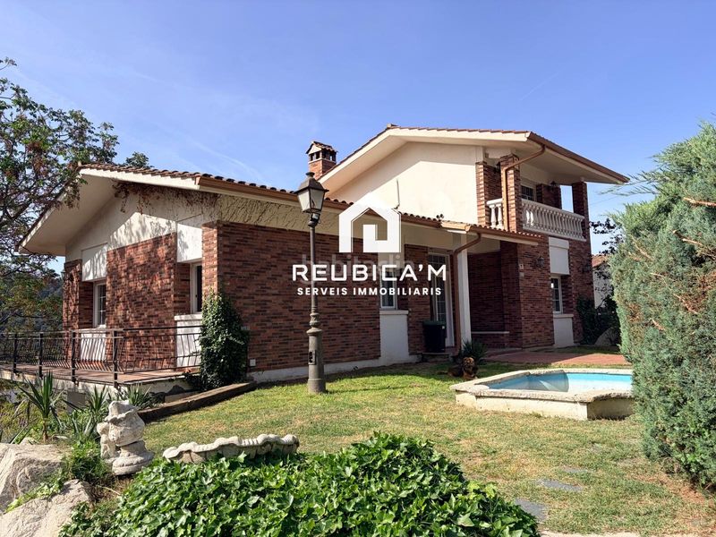 Foto 0eb356e8-3d8f-46f2-b5e2-c33503d951d1. Casa amb xemeneia calefacció a Vilanova del Vallès