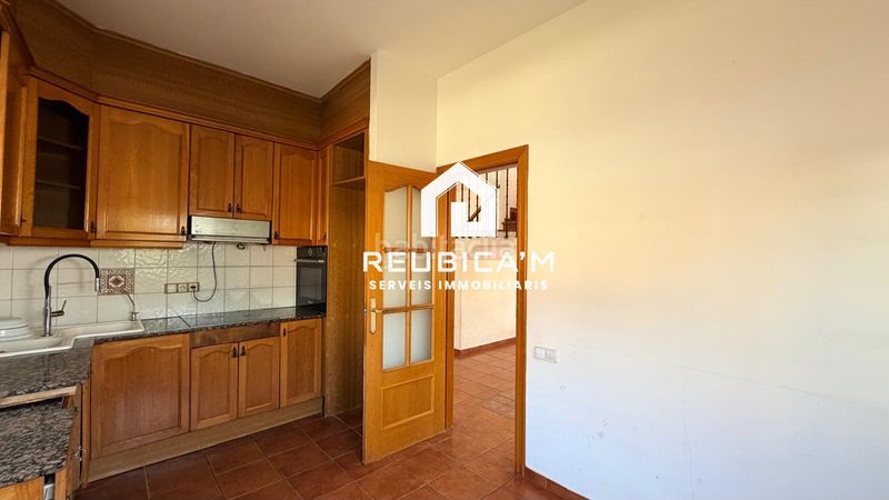 Foto 6a9c78d3-78cf-4aa0-a587-c3381b2043c3. Casa amb xemeneia calefacció a Vilanova del Vallès