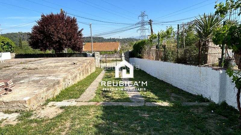 Foto d965bdd3-ba0a-46a6-838e-89e1a61b5cec. Casa amb xemeneia calefacció a Vilanova del Vallès