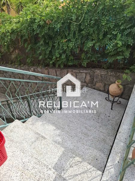 Foto e162f179-a9f5-444b-829a-057639748976. Xalet amb xemeneia calefacció piscina a Vilanova del Vallès