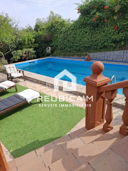 Foto e50e4eb3-1e28-4c21-bb90-ec3208828da0. Xalet amb xemeneia calefacció piscina a Vilanova del Vallès