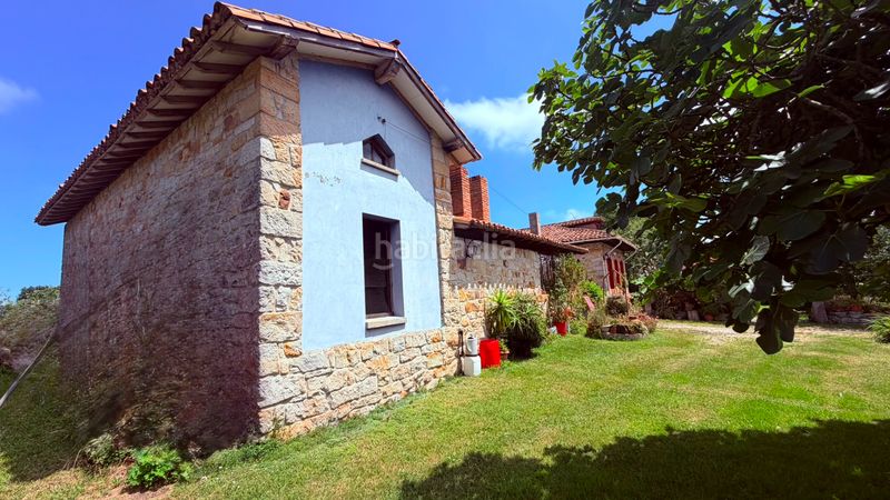 Foto 1675d87b-d2b8-4b12-bfae-a178d2150060. Masia amb xemeneia calefacció aparcament a Tazones - Argüero Villaviciosa