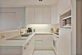 Location Studio  Avinguda diagonal. Estudio en alquiler totalmente equipado y amueblado