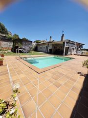 Chalet in Castellbisbal. Chalet