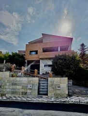 Chalet  Carrer baix llobregat. Chalet independiente de diseño con vistas a montserrat en can vi